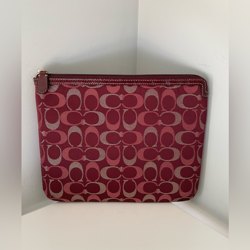 Coach iPad Case Sleeve Signature
Logo tablet iPad sleeve case